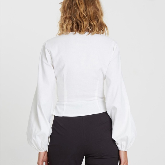 White wrap top by The Fated size 4 - Picture 3 of 7